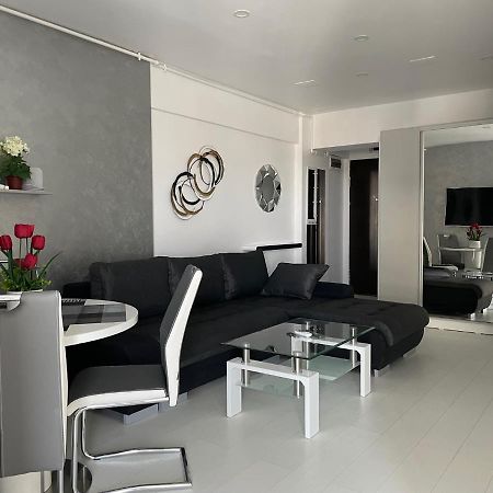 Luxury Westpark 2-Room Apartment Lakeview W5 بوخارست المظهر الخارجي الصورة