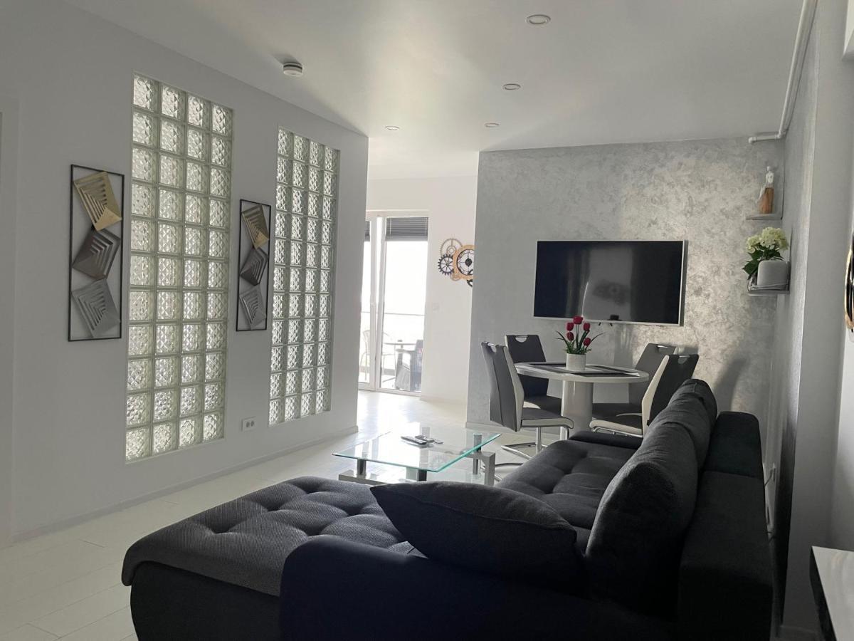Luxury Westpark 2-Room Apartment Lakeview W5 بوخارست المظهر الخارجي الصورة