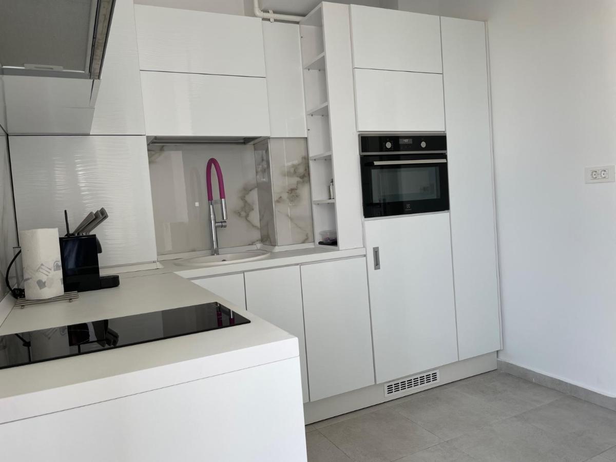 Luxury Westpark 2-Room Apartment Lakeview W5 بوخارست المظهر الخارجي الصورة