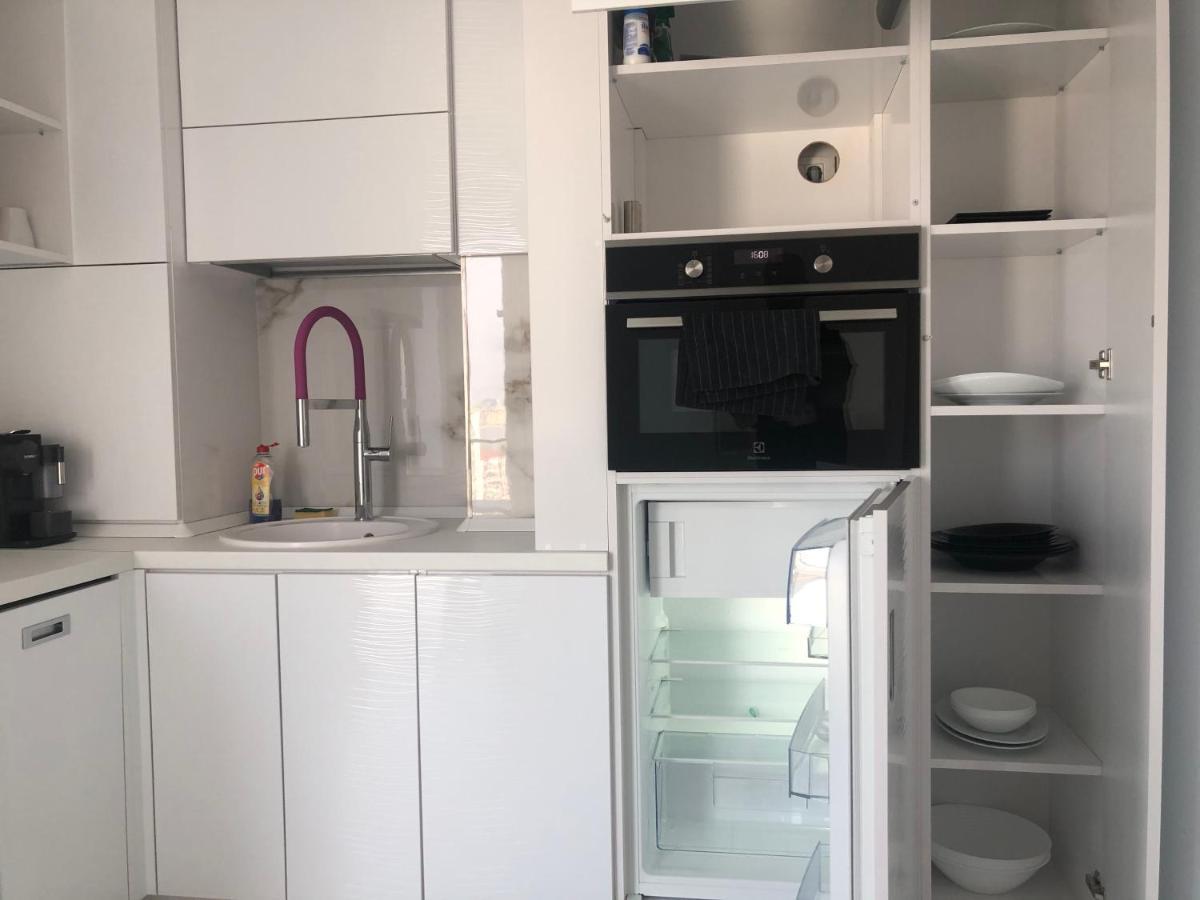 Luxury Westpark 2-Room Apartment Lakeview W5 بوخارست المظهر الخارجي الصورة